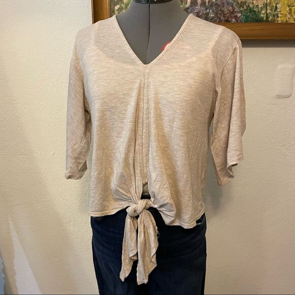 Harper Heritage Oatmeal cream top with tie front in M - Picture 7 of 10